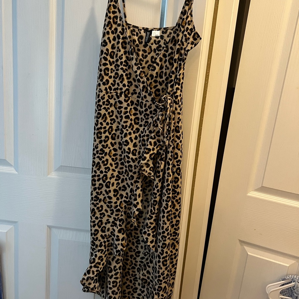 Cheetah print midi dress with leg slit